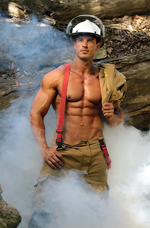 pompier uniforme musclé